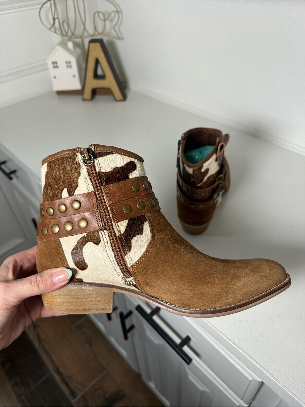 Shyanne Cow Hair Ankle Boots Womens 8.5 Brown Western Booties Studded Harness - Picture 6 of 9